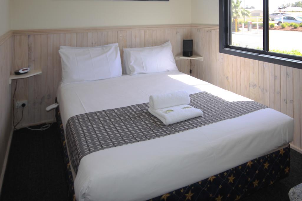 Sun Country Lifestyle Park Hotel Mulwala Szoba fotó